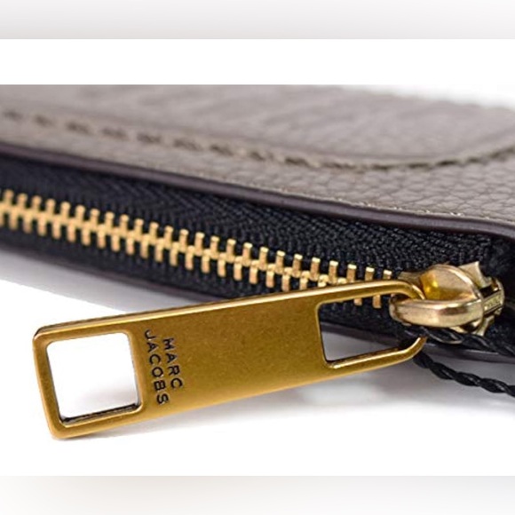 Marc Jacob's Key & Card Wallet - Picture 4 of 8